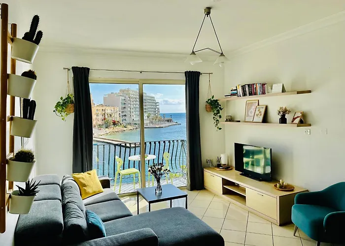 Morina Court